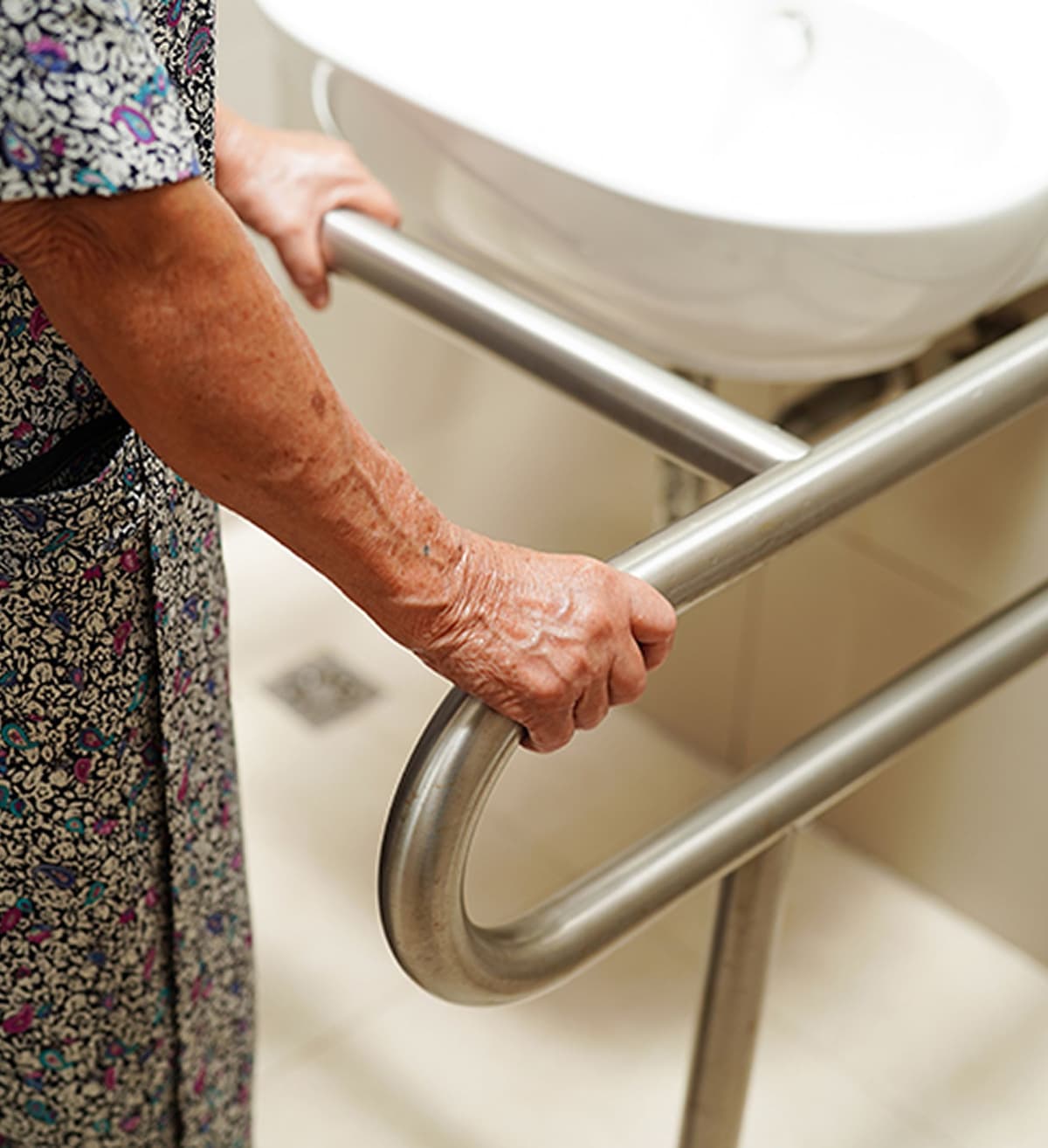 Altersgerechter Badumbau: So sicherst du dir den Zuschuss zum barrierefreien Bad